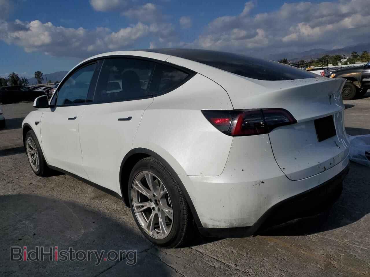 2022 TESLA MODEL Y - VIN: 7SAYGAEE0NF540419 - Фото 2