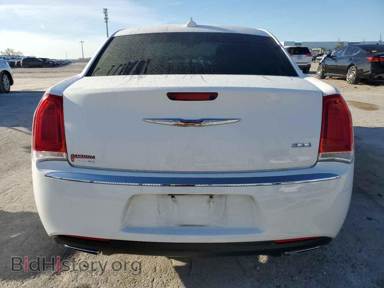 2017 CHRYSLER 300 - VIN: 2C3CCAAG1HH577461 - Фото 6