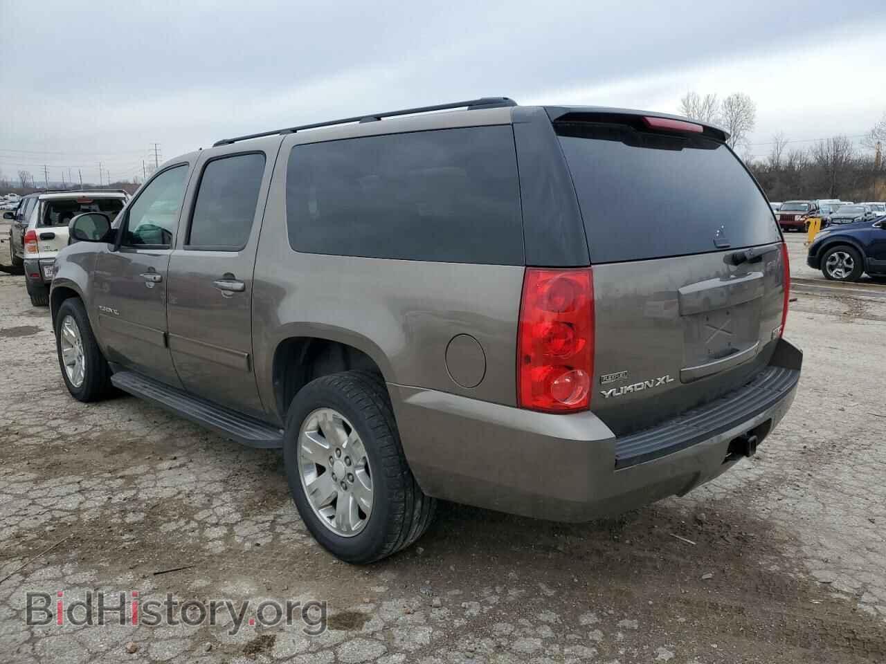 2011 GMC YUKON - VIN: 1GKS1HE00BR384801 - Фото 2