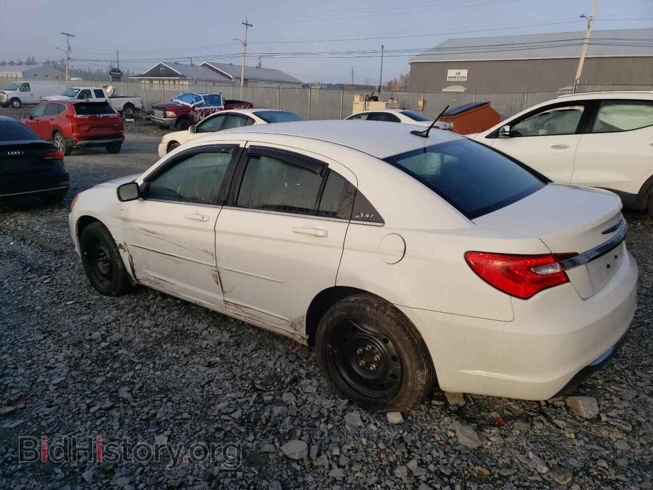 2013 CHRYSLER 200 - VIN: 1C3CCBAB8DN634606 - Фото 2