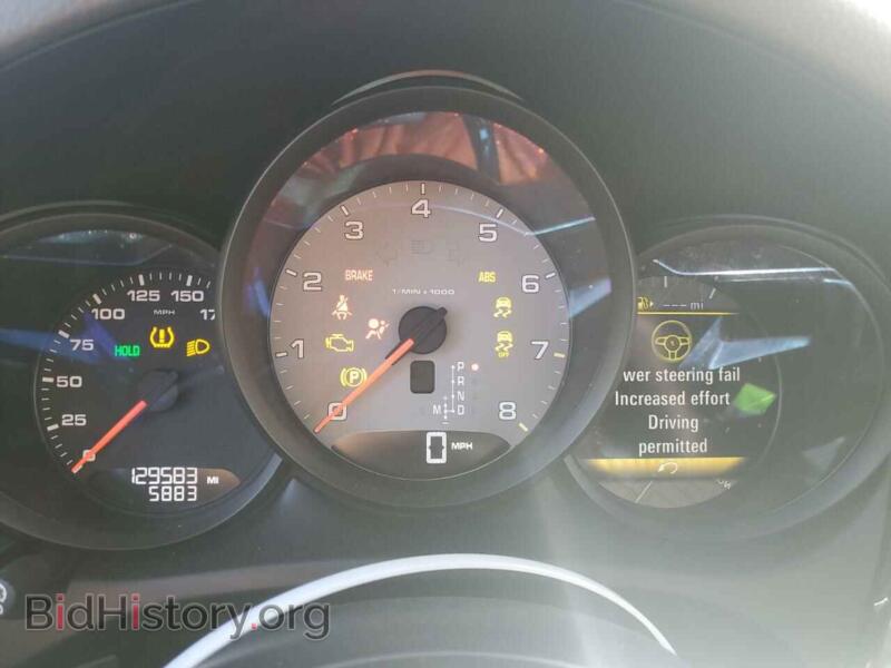 2016 Porsche MACAN (VIN WP1AB2A57GLB47508) — photo 9 of 13
