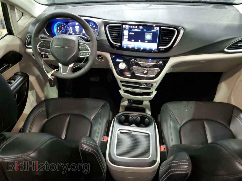 2023 Chrysler PACIFICA (VIN 2C4RC1BG8PR553218) — фото 8 из 13