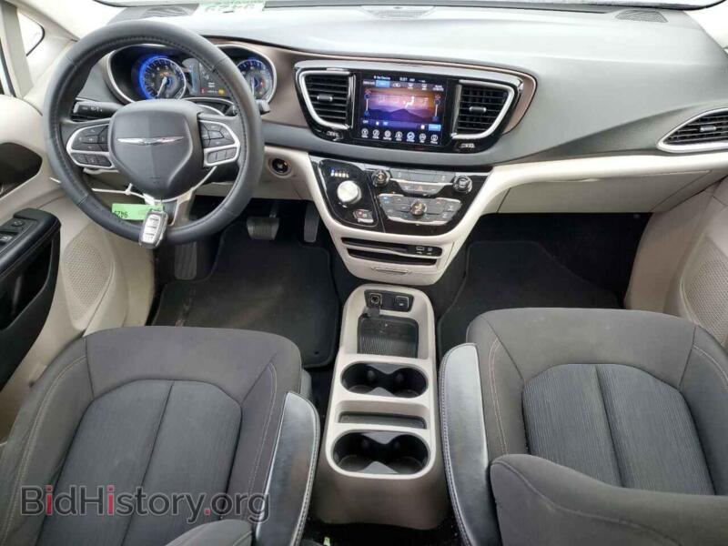 2017 Chrysler PACIFICA (VIN 2C4RC1DG3HR676018) — фото 8 из 13