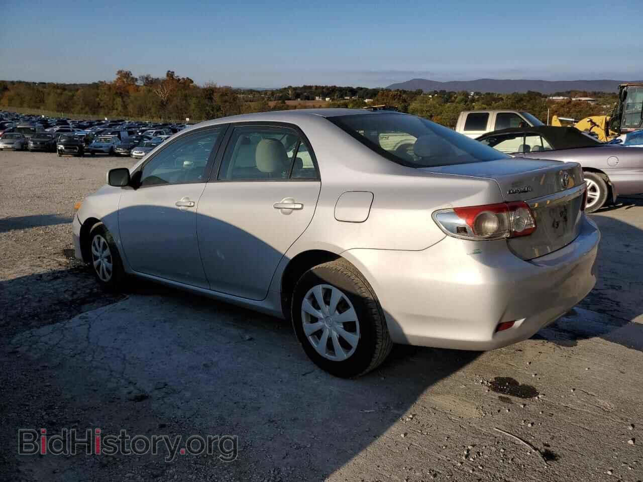 2011 TOYOTA COROLLA - VIN: 2T1BU4EE4BC748137 - Фото 2