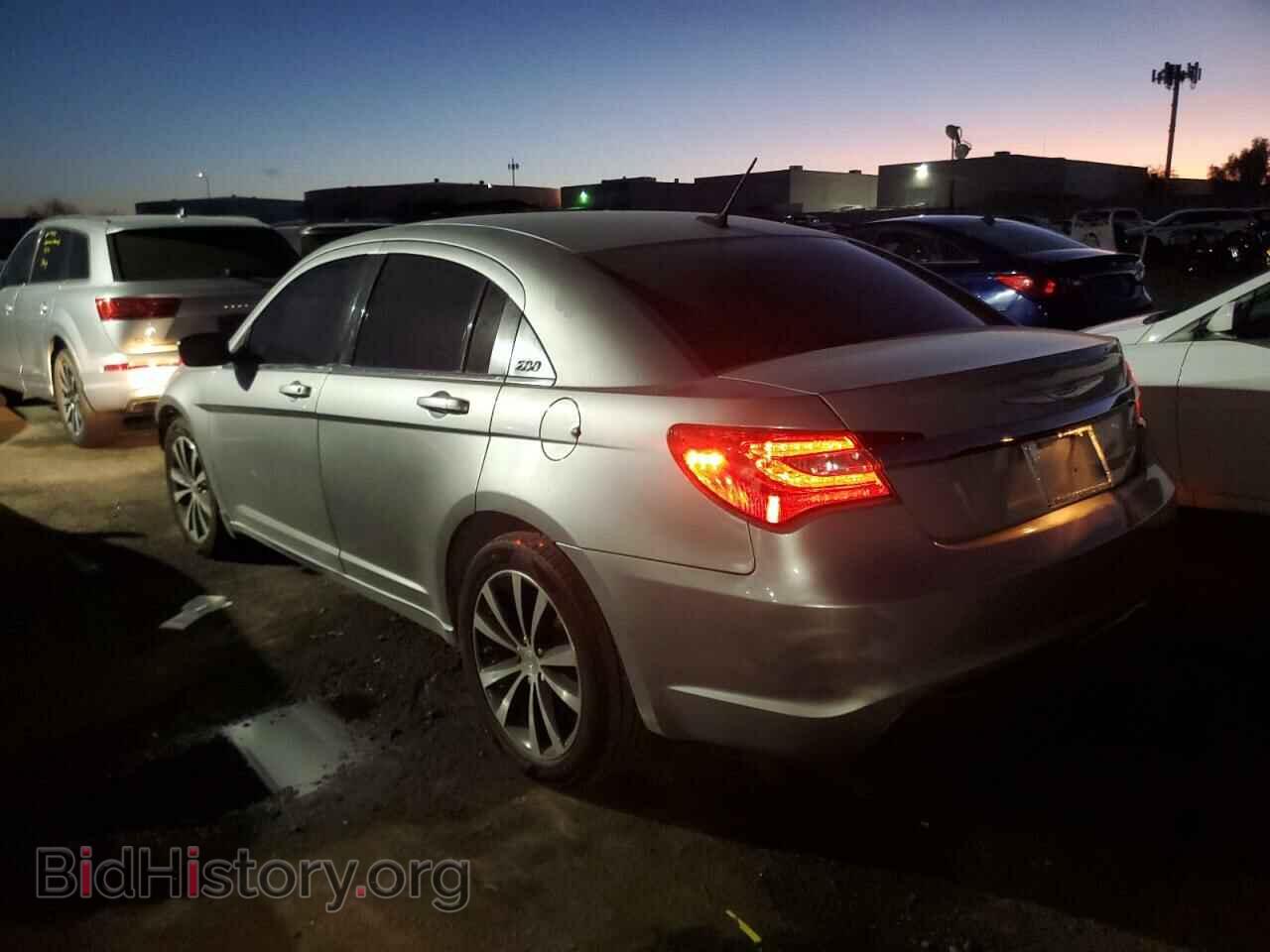 2013 CHRYSLER 200 - VIN: 1C3CCBBB3DN584292 - Фото 2