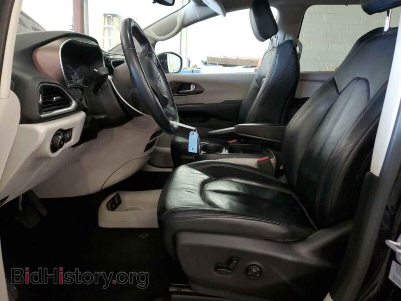 2017 Chrysler PACIFICA (VIN 2C4RC1BG7HR759728) — photo 7 of 13