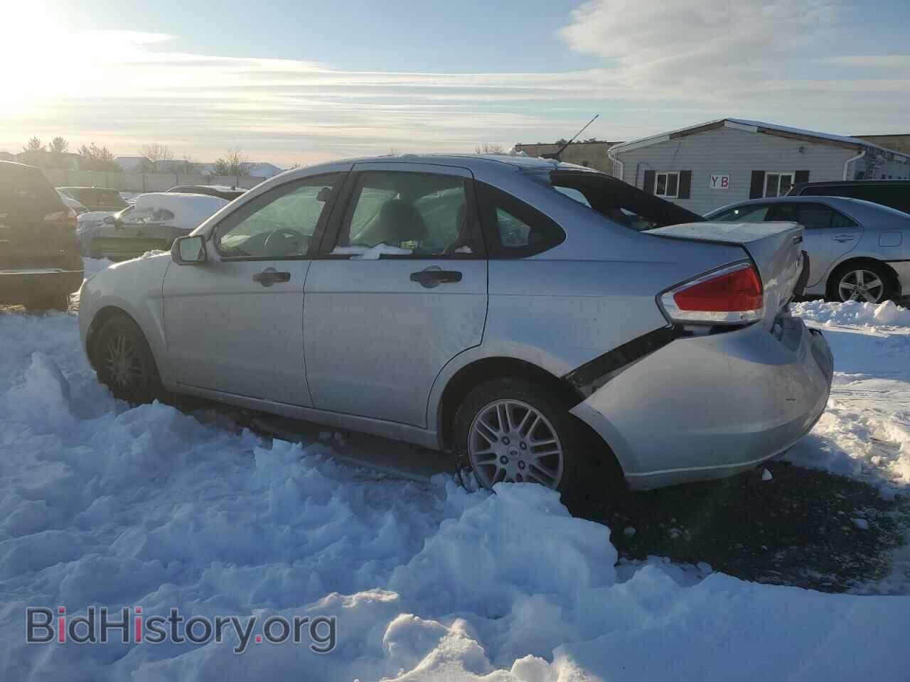 2011 FORD FOCUS - VIN: 1FAHP3FN0BW157097 - Фото 2
