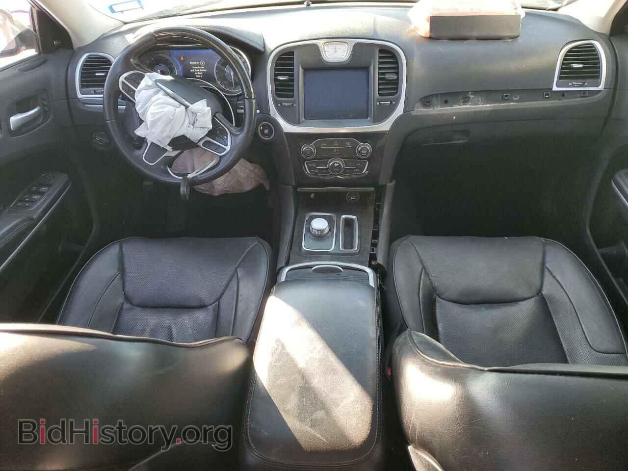 2019 CHRYSLER 300 - VIN: 2C3CCAKG1KH578132 - Фото 8