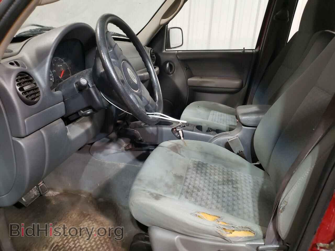 2005 JEEP LIBERTY - VIN: 1J4GL48K35W711192 - Фото 7