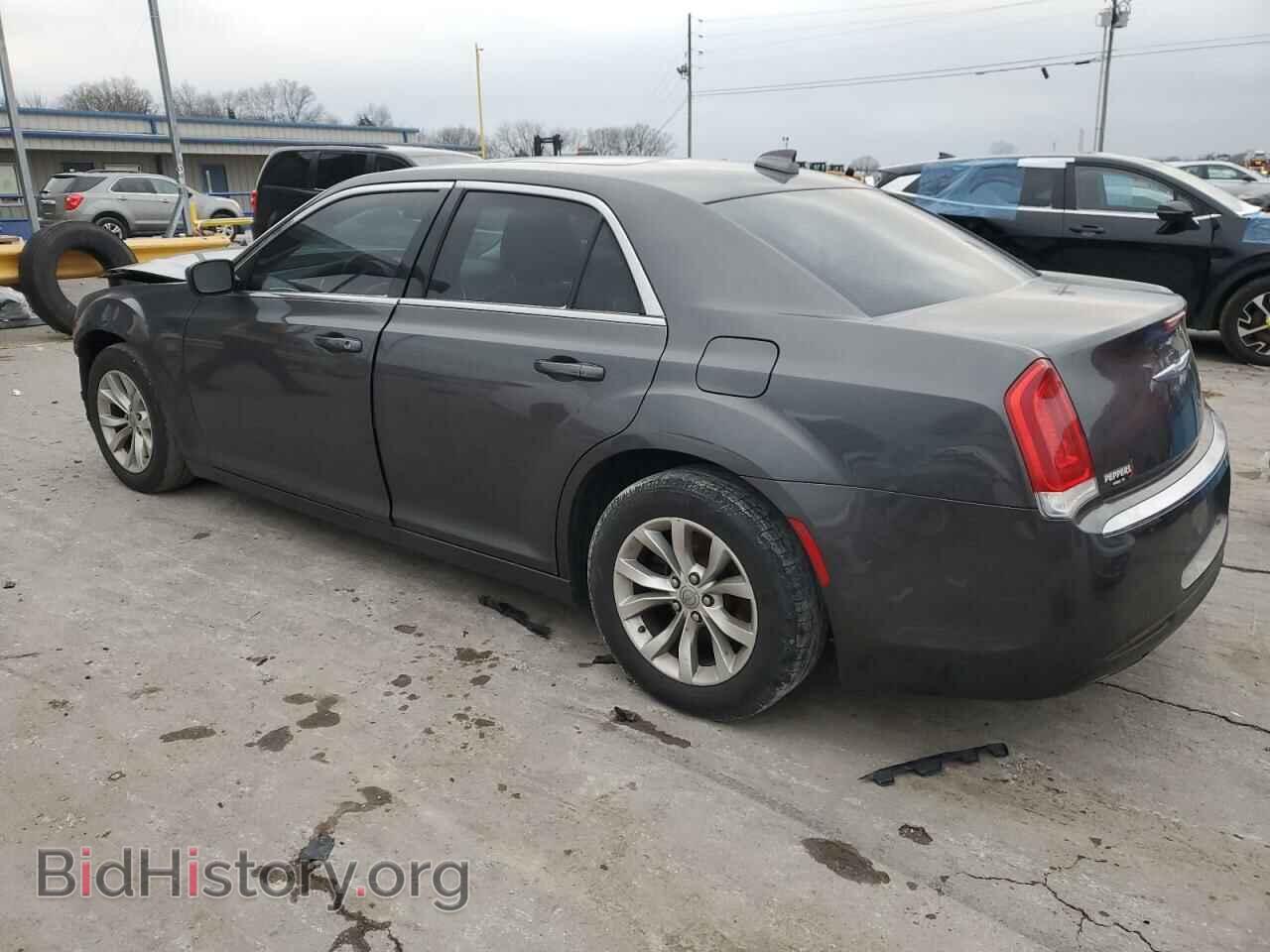 2015 CHRYSLER 300 - VIN: 2C3CCAAG3FH930215 - Фото 2