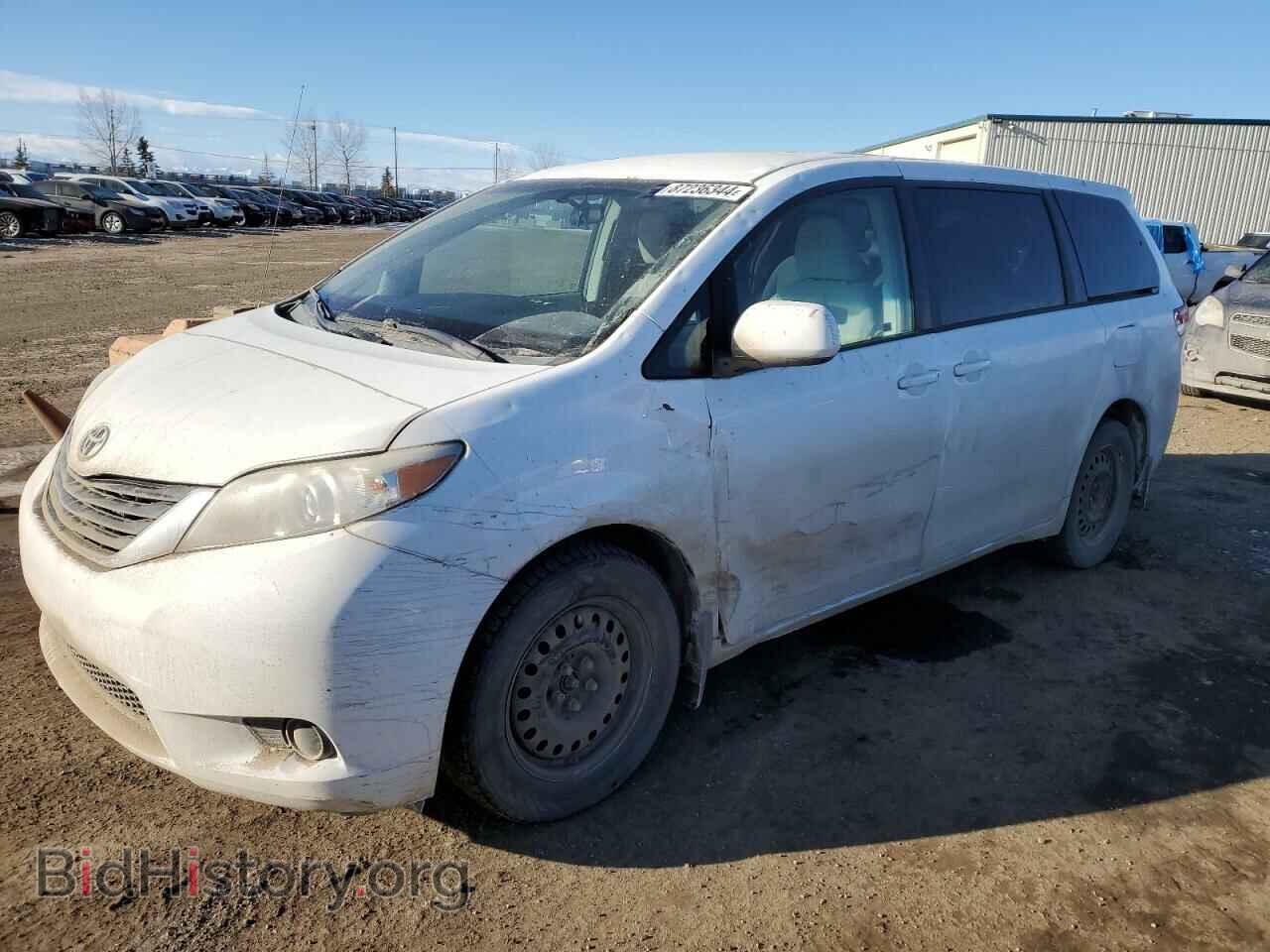 Photo 5TDKA3DC4CS016084 - TOYOTA SIENNA 2012