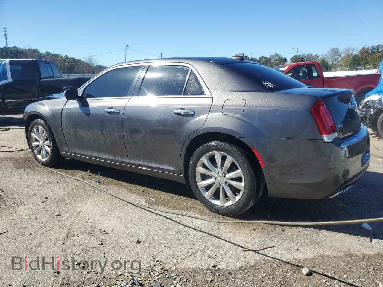 2019 CHRYSLER 300 - VIN: 2C3CCAKG7KH690885 - Фото 2