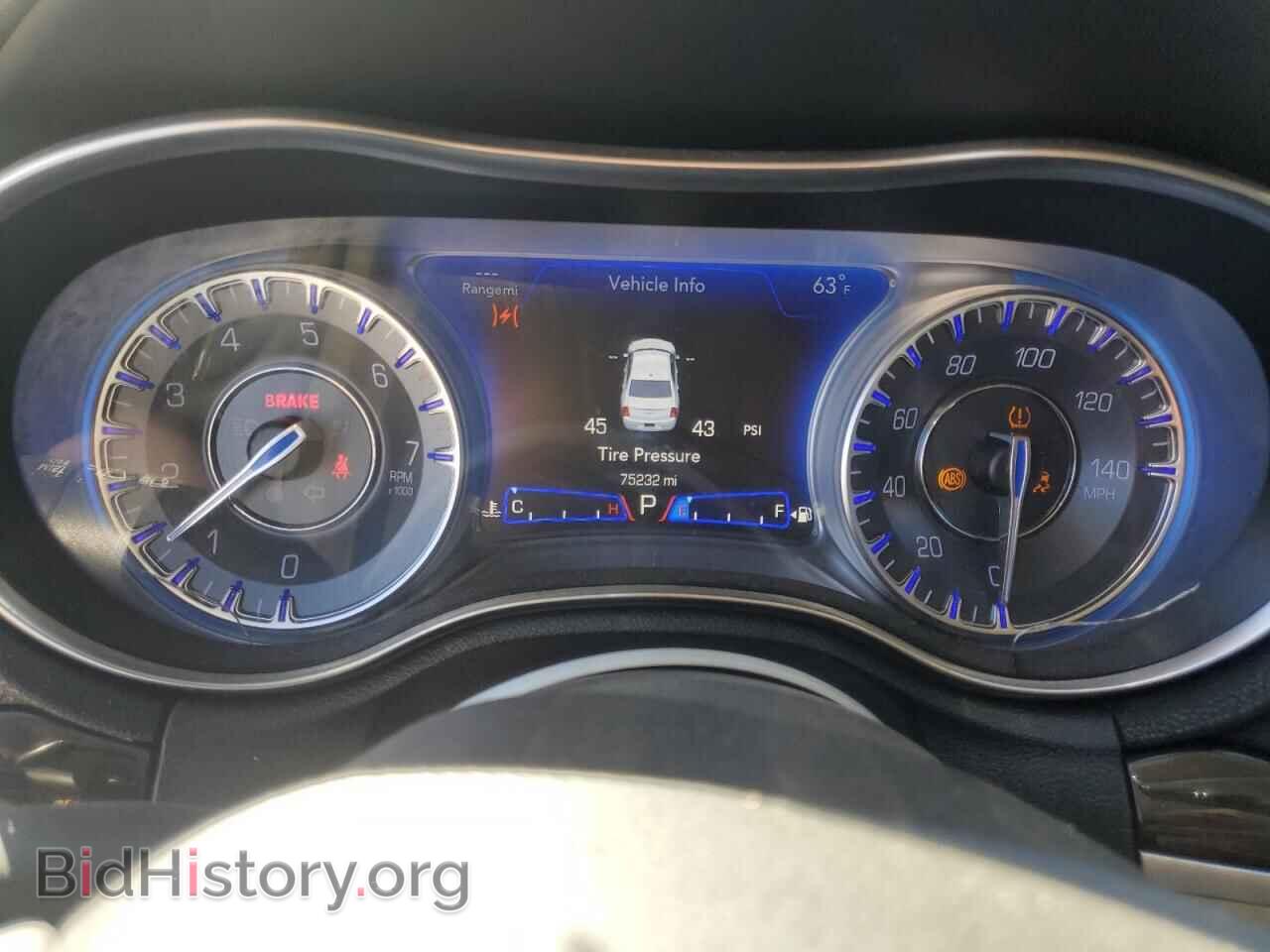 2019 CHRYSLER 300 - VIN: 2C3CCAKG7KH690885 - Фото 9