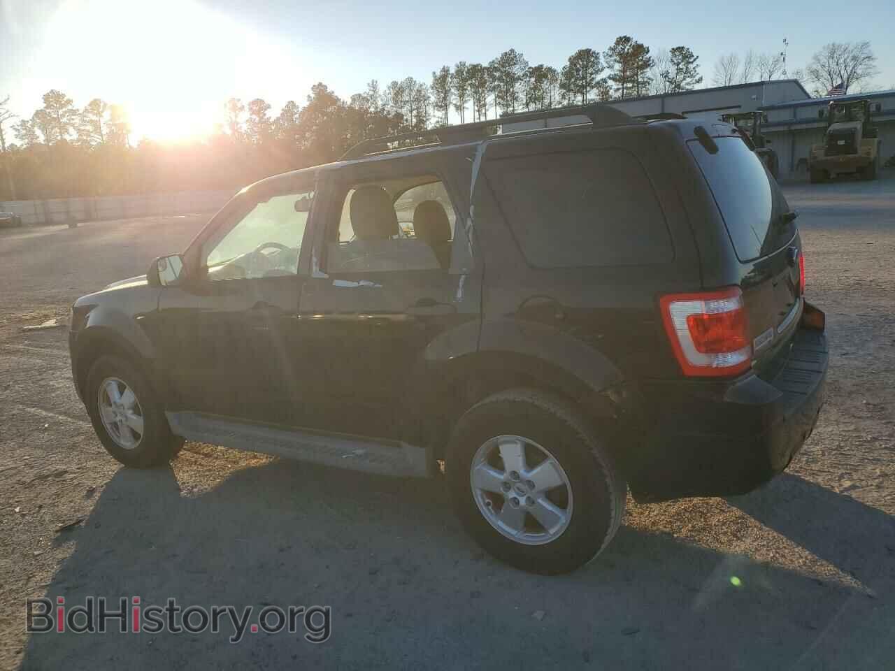 2011 FORD ESCAPE - VIN: 1FMCU9D70BKB32305 - Фото 2
