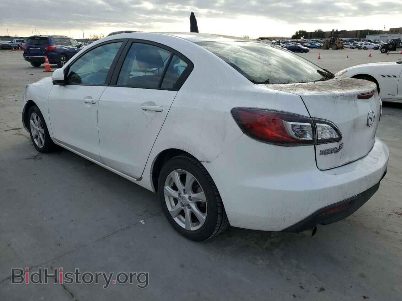 2011 MAZDA 3 - VIN: JM1BL1VG6B1409158 - Фото 2