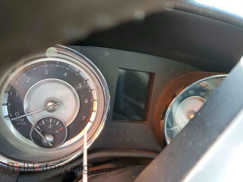 2014 Chrysler 300 (VIN 2C3CCAAG2EH375983) — фото 9 из 13