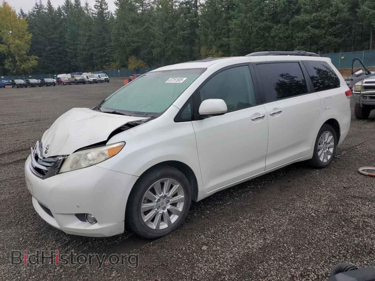 Photo 5TDYK3DC0BS110162 - TOYOTA All Models 2011