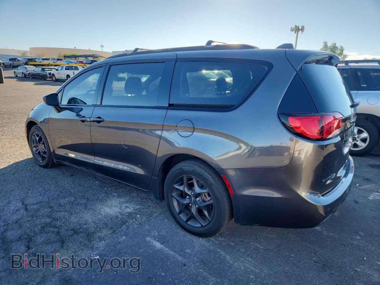 2018 CHRYSLER PACIFICA - VIN: 2C4RC1BG9JR157354 - Фото 2