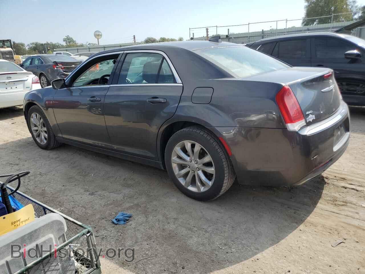 2016 CHRYSLER 300 - VIN: 2C3CCARG7GH261680 - Фото 2