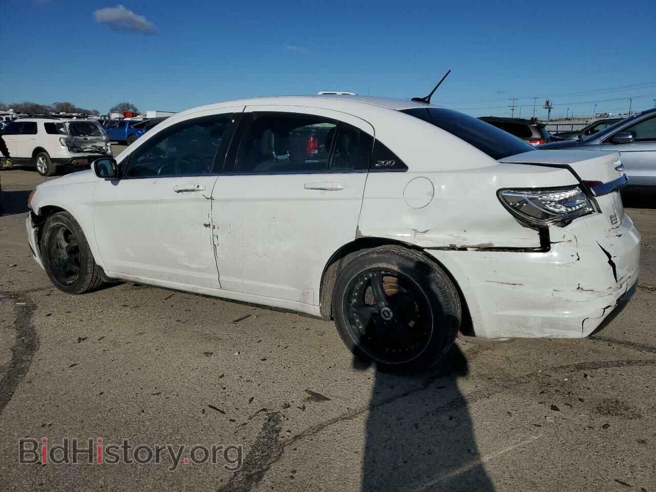 2013 CHRYSLER 200 - VIN: 1C3CCBABXDN698792 - Фото 2