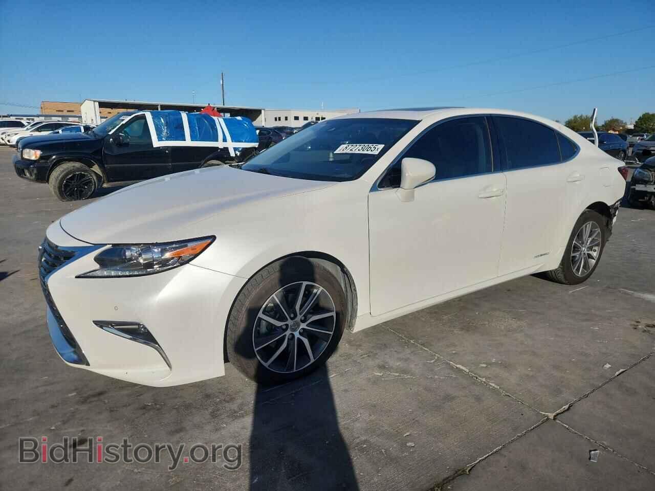 Photo JTHBW1GG8H2145883 - LEXUS ES300 2017