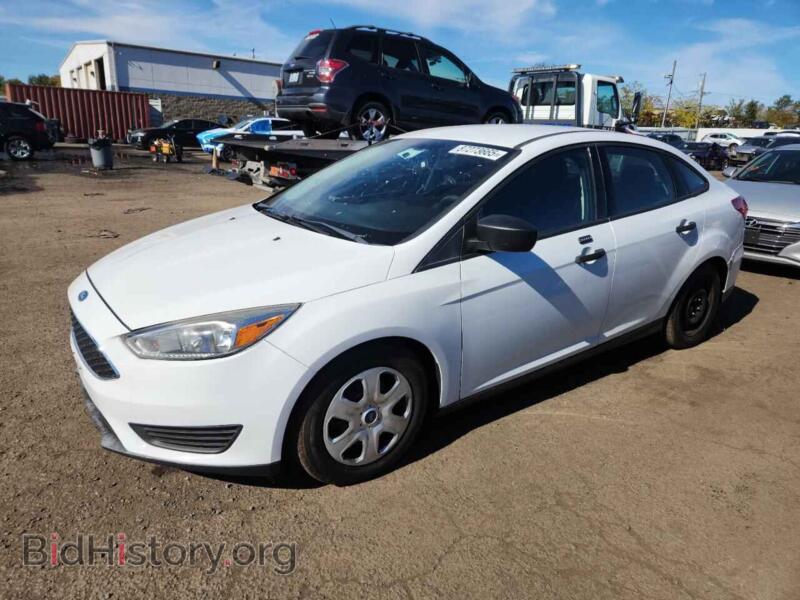 2016 Ford FOCUS S (VIN 1FADP3E22GL218772) — фото 1 из 12, Copart, повреждение: мелкие вмятины и царапины