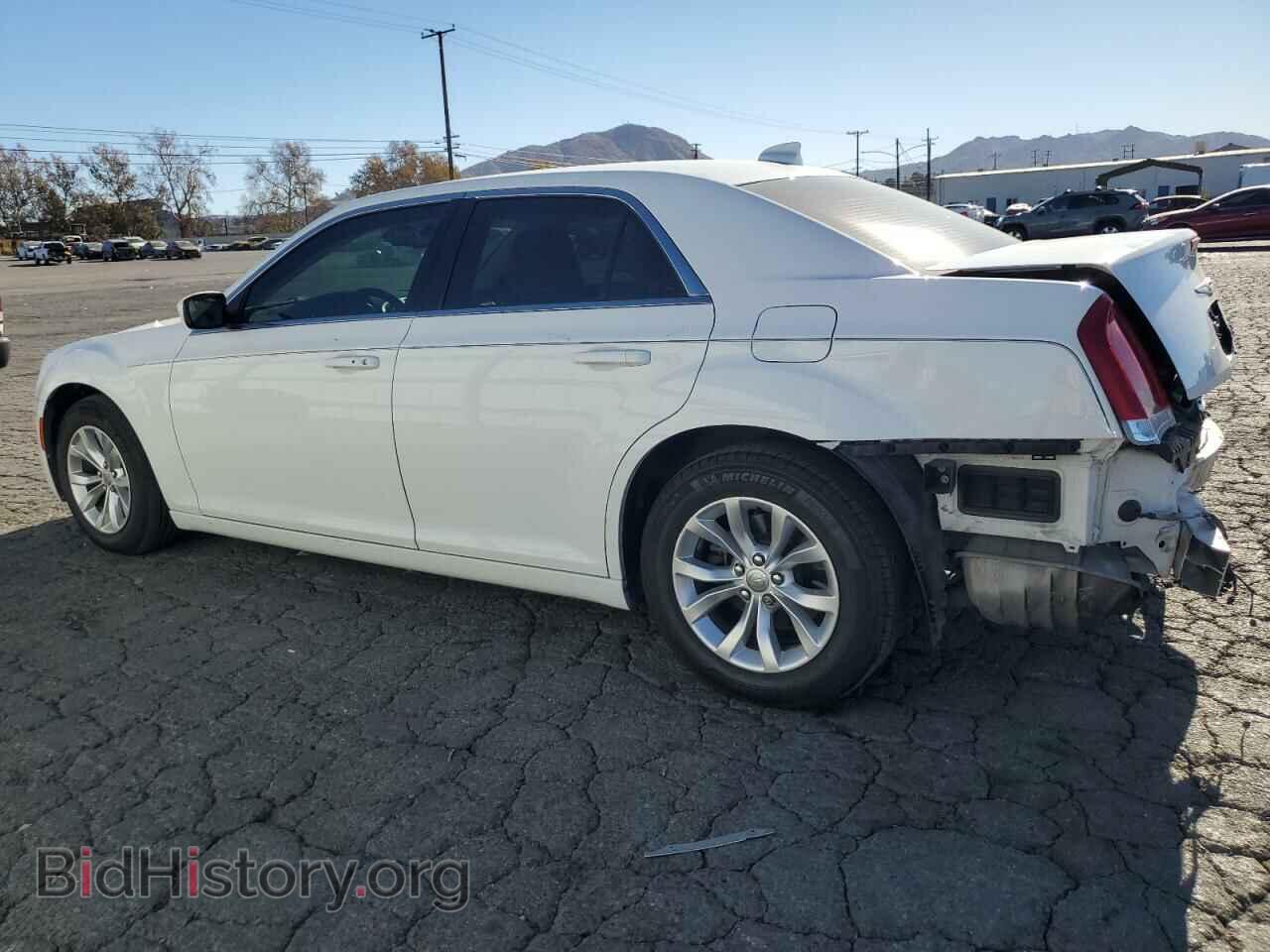 2015 CHRYSLER 300 - VIN: 2C3CCAAG7FH893685 - Фото 2