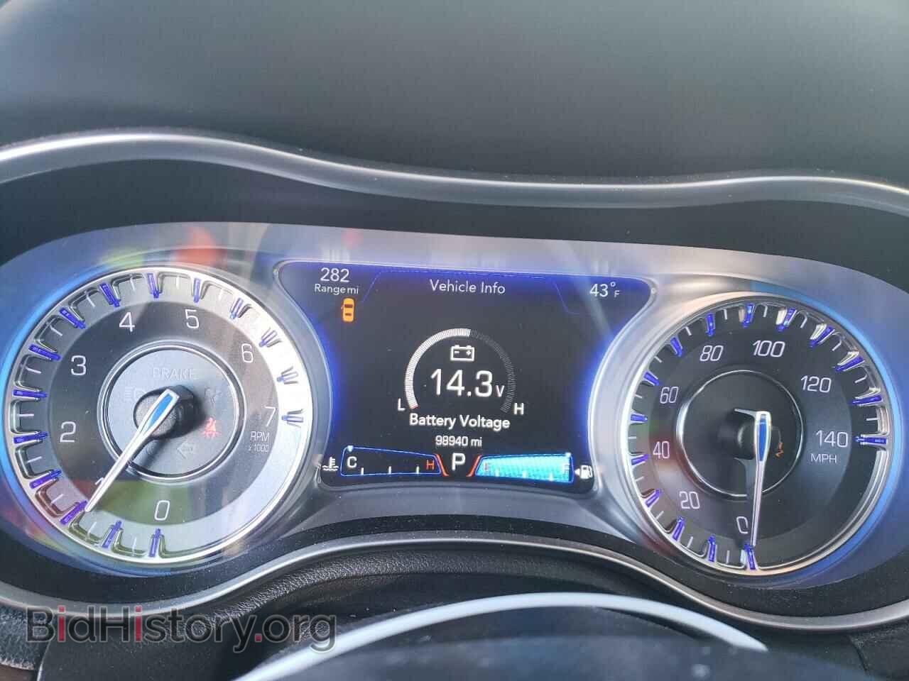 2017 CHRYSLER 300 - VIN: 2C3CCAPG1HH657446 - Фото 9