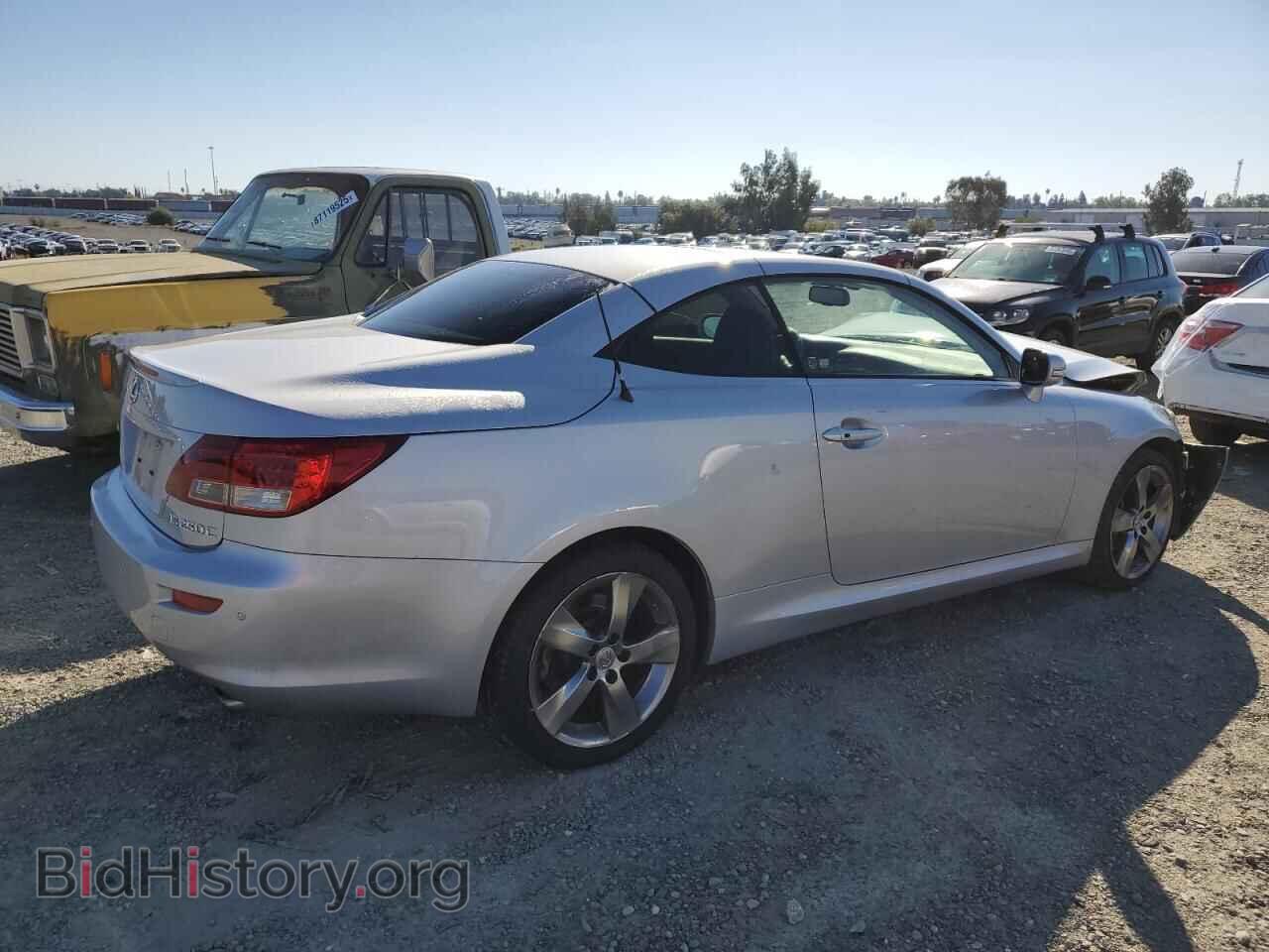 2011 LEXUS IS - VIN: JTHFF2C28B2520647 - Photo 3