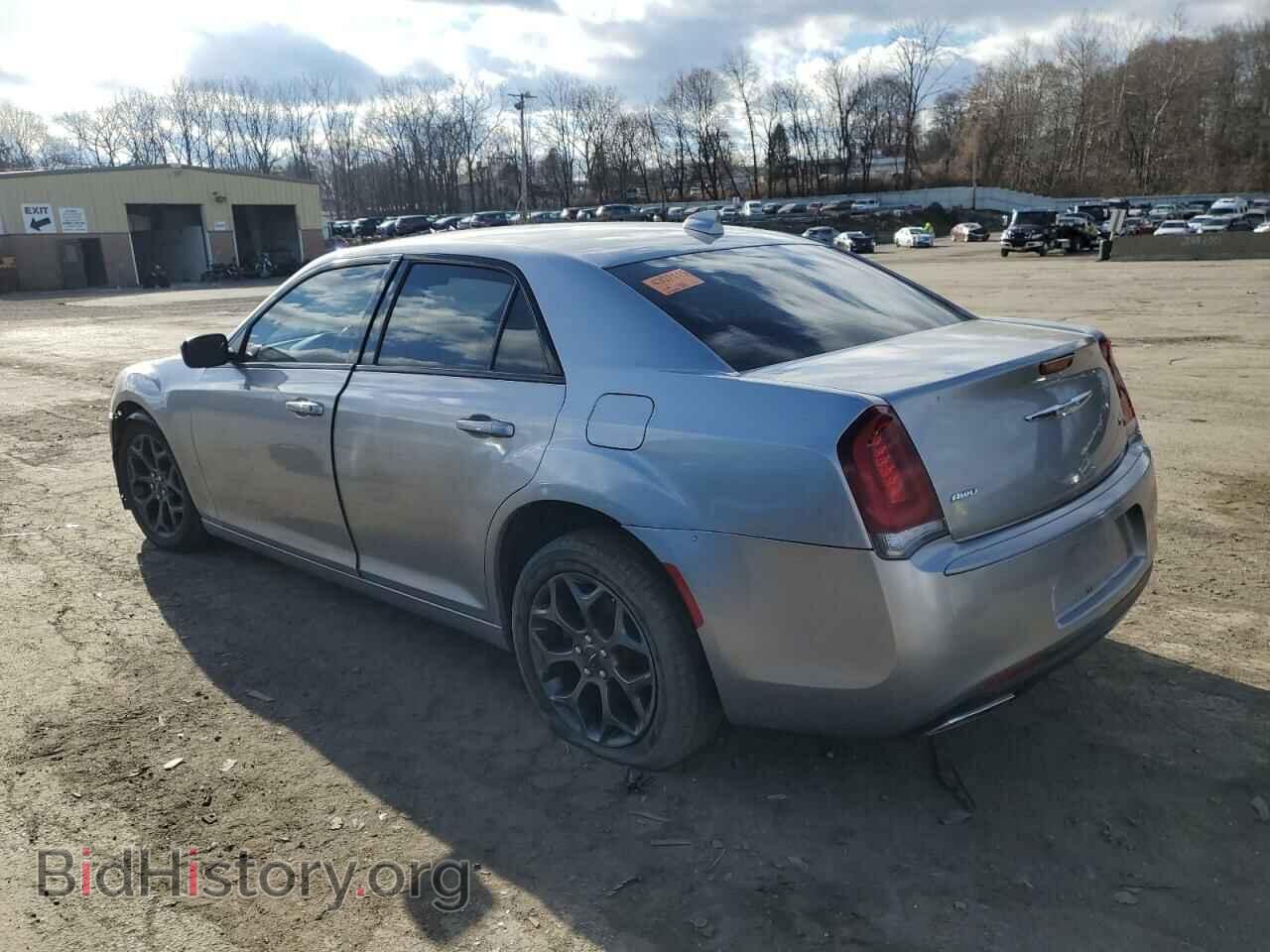 2018 CHRYSLER 300 - VIN: 2C3CCAGGXJH226559 - Фото 2