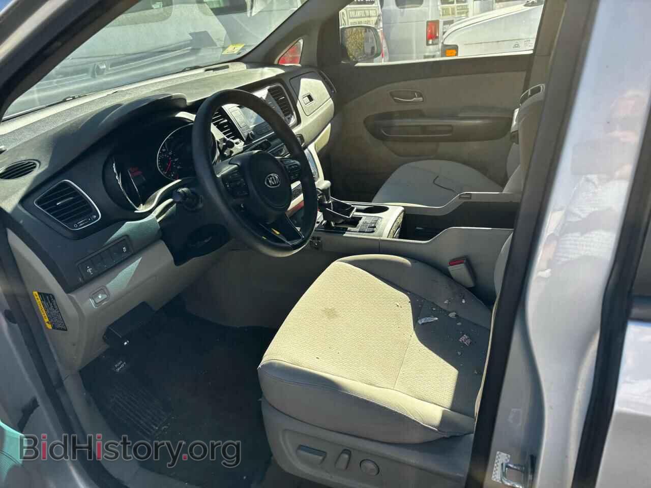 2018 KIA All Models - VIN: KNDMB5C19J6381925 - Photo 5