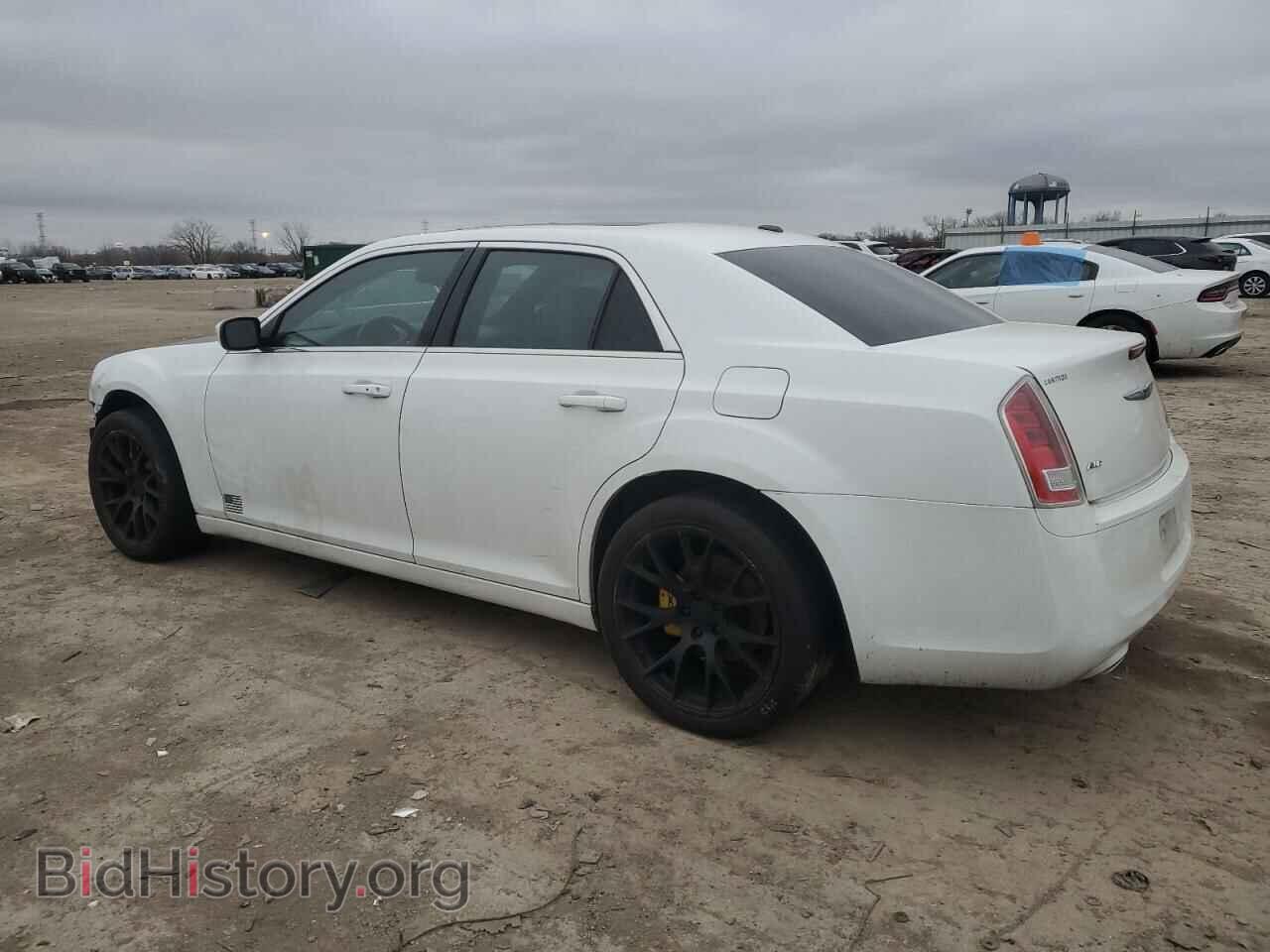 2014 CHRYSLER 300 - VIN: 2C3CCAGTXEH205682 - Фото 2
