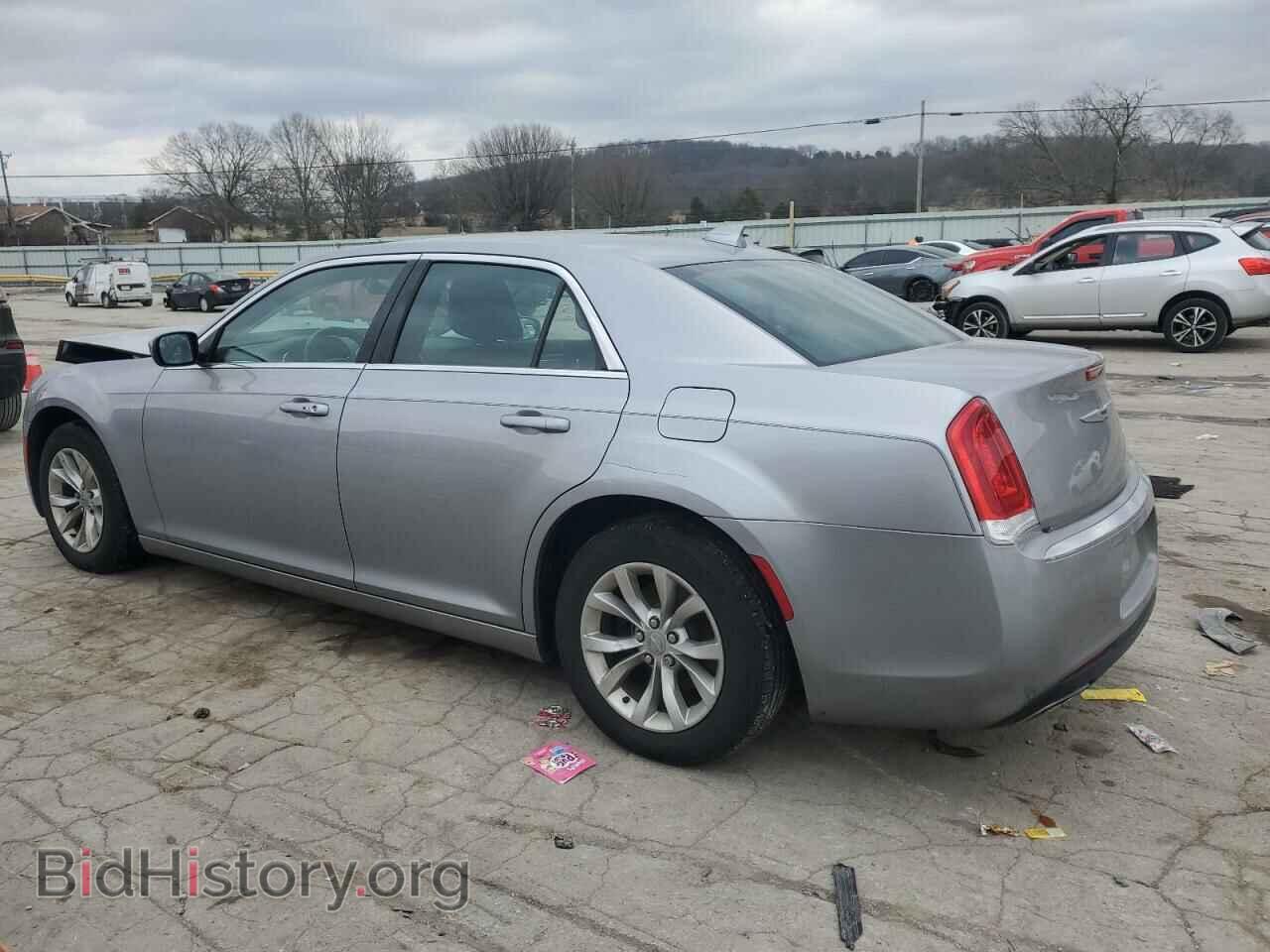 2018 CHRYSLER 300 - VIN: 2C3CCAAG0JH275228 - Фото 2