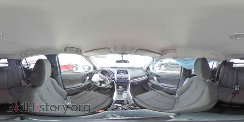 2018 Mitsubishi ECLIPSE (VIN JA4AT4AA5JZ070384) — photo 13 of 16