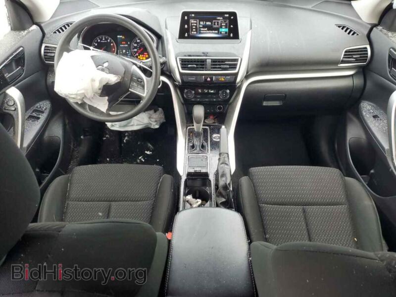 2018 Mitsubishi ECLIPSE (VIN JA4AT4AA5JZ070384) — photo 8 of 16