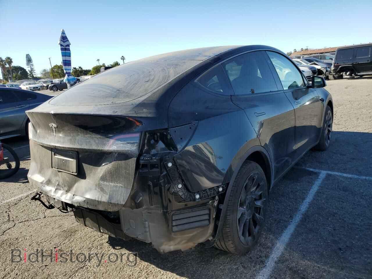 2024 TESLA MODEL Y - VIN: 7SAYGAEE2RF984326 - Photo 3