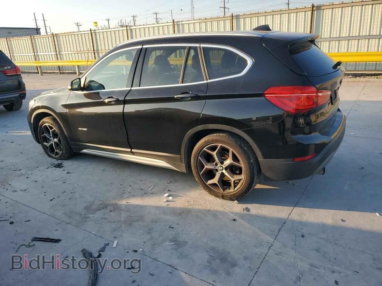 2017 BMW X1 - VIN: WBXHT3C3XH5F72778 - Фото 2