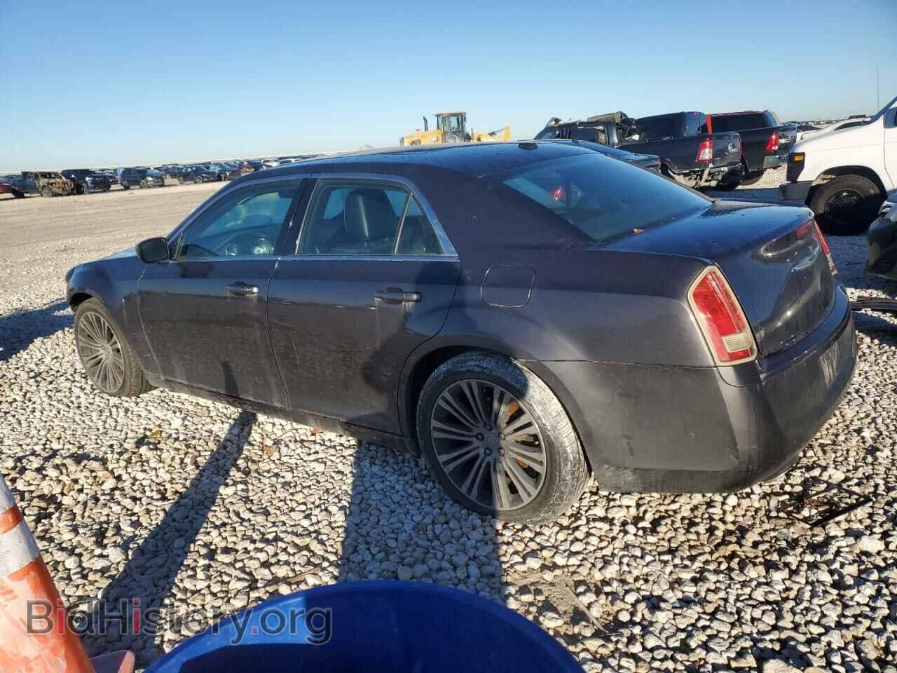 2013 CHRYSLER 300 - VIN: 2C3CCABT0DH686435 - Фото 2
