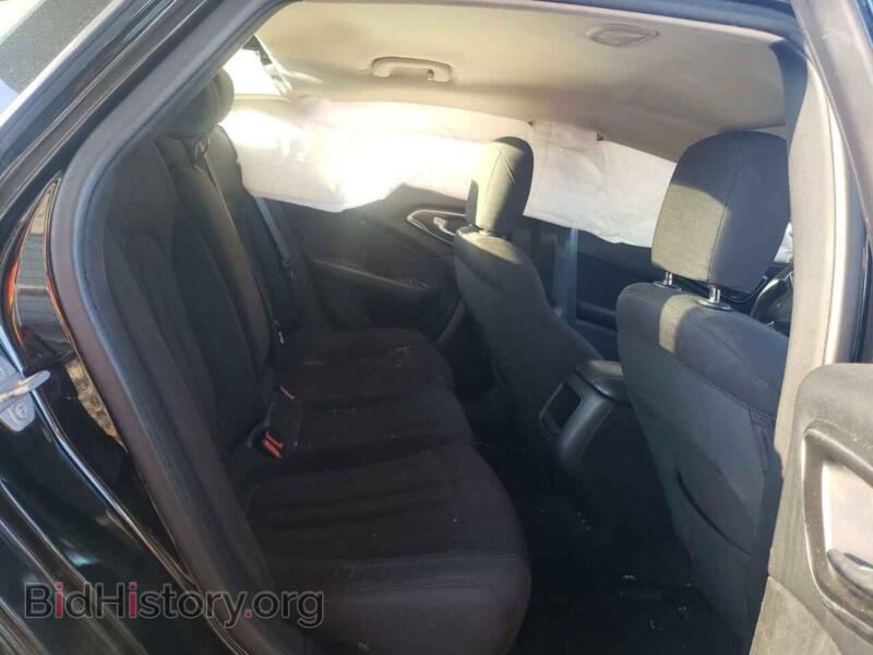 2015 Chrysler 200 (VIN 1C3CCCAB0FN688636) — photo 10 of 12