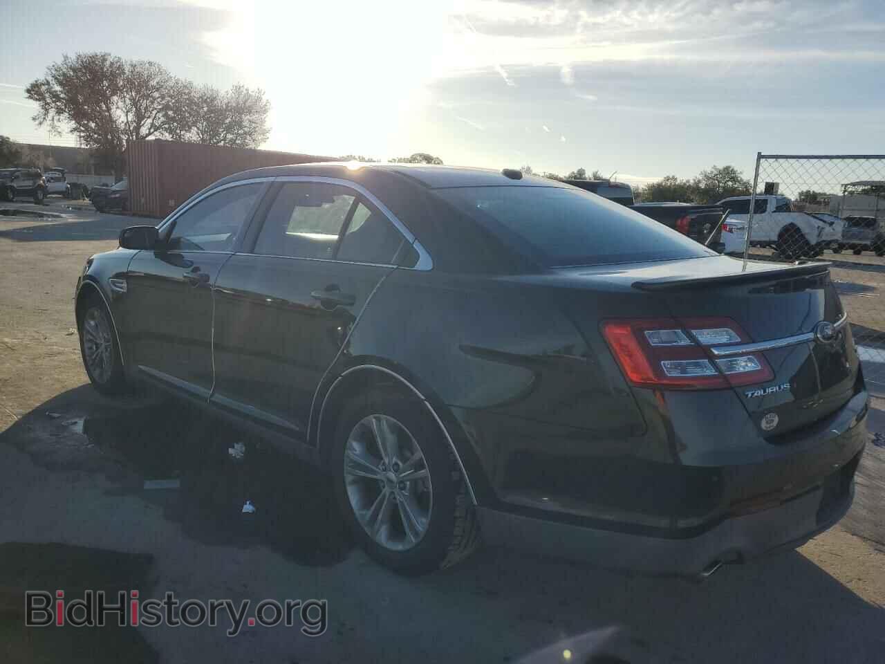 2013 FORD TAURUS - VIN: 1FAHP2E96DG190228 - Фото 2