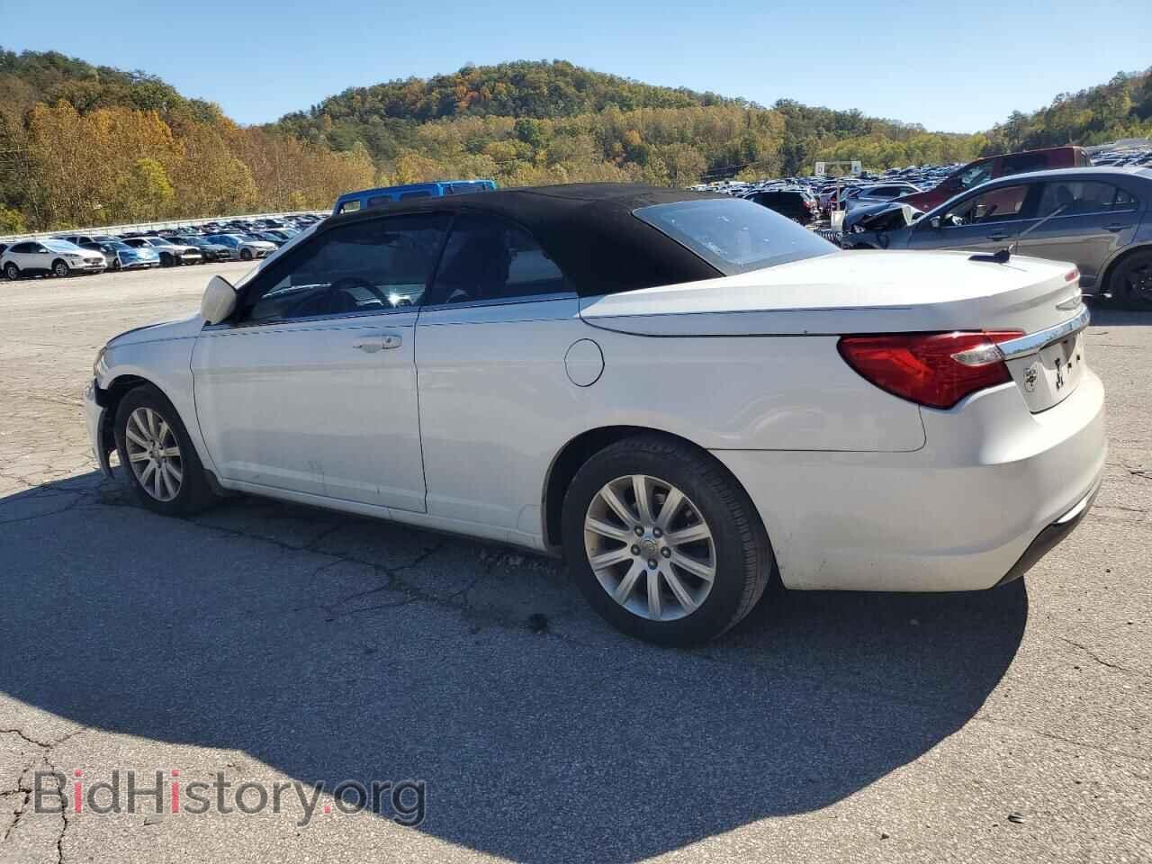 2013 CHRYSLER 200 - VIN: 1C3BCBEB3DN560100 - Photo 2
