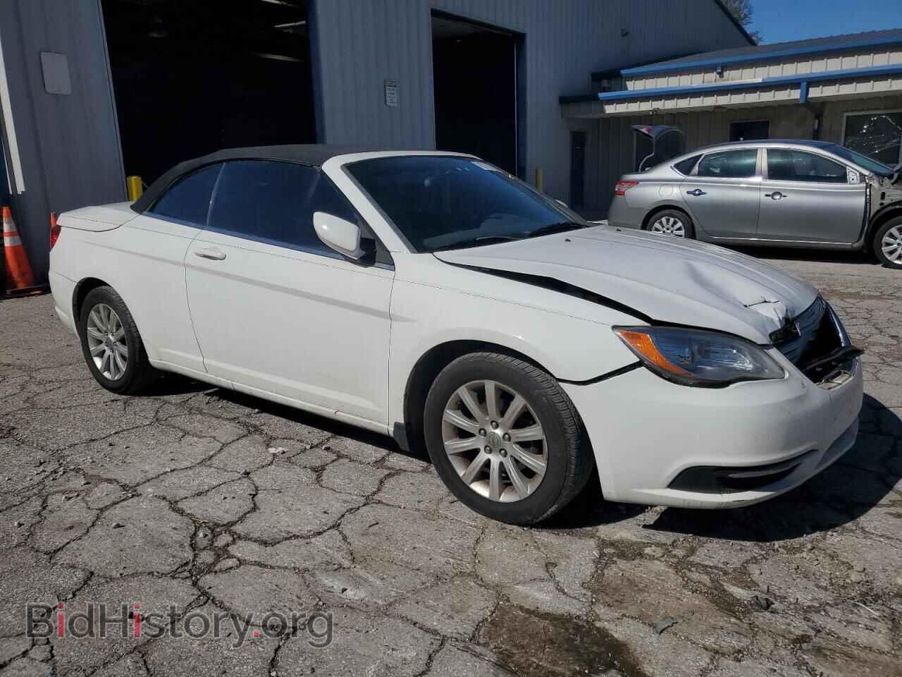 2013 CHRYSLER 200 - VIN: 1C3BCBEB3DN560100 - Photo 4