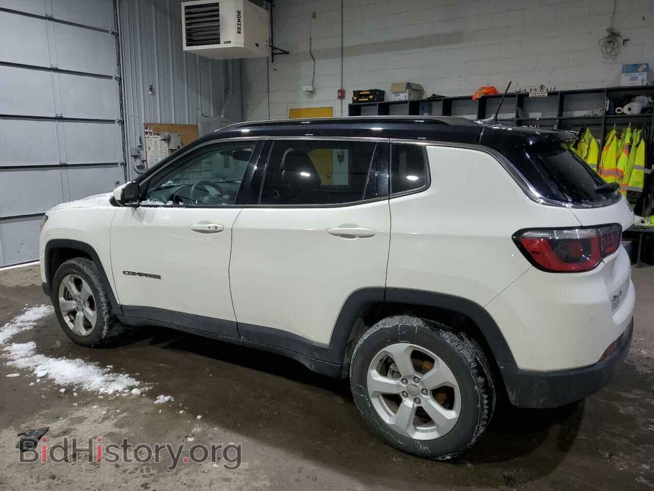 2018 JEEP COMPASS - VIN: 3C4NJDBBXJT144409 - Фото 2