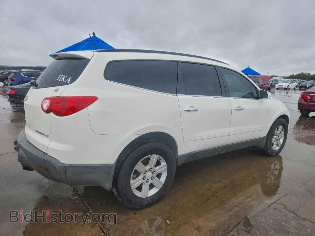 2011 CHEVROLET TRAVERSE - VIN: 1GNKRGED7BJ302764 - Фото 3