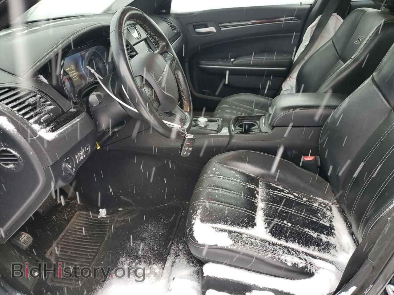 2019 CHRYSLER 300 - VIN: 2C3CCABG2KH516609 - Фото 7