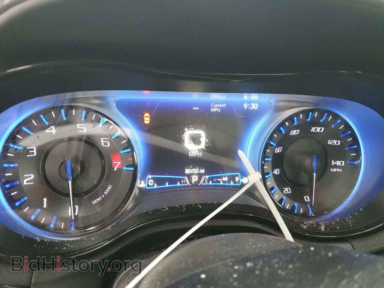 2019 CHRYSLER 300 - VIN: 2C3CCABG2KH516609 - Фото 9