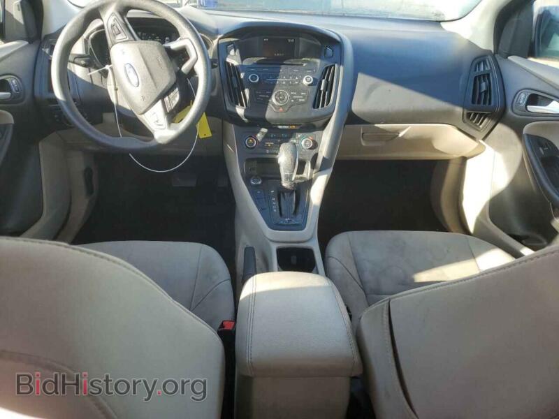 2017 Ford FOCUS (VIN 1FADP3FE7HL277679) — photo 8 of 12