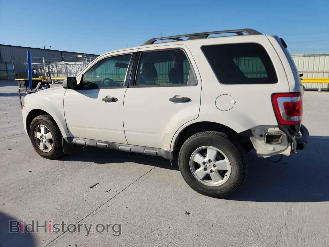 2011 FORD ESCAPE - VIN: 1FMCU0C78BKC53886 - Фото 2
