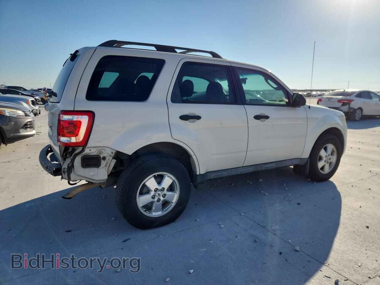 2011 FORD ESCAPE - VIN: 1FMCU0C78BKC53886 - Фото 3
