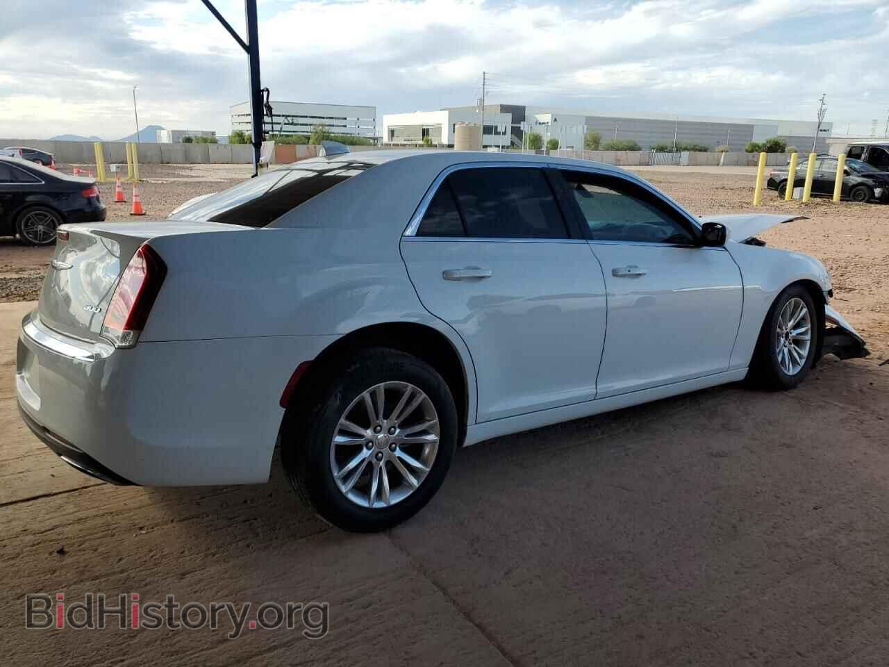 2017 CHRYSLER 300 - VIN: 2C3CCAAG4HH609948 - Фото 3